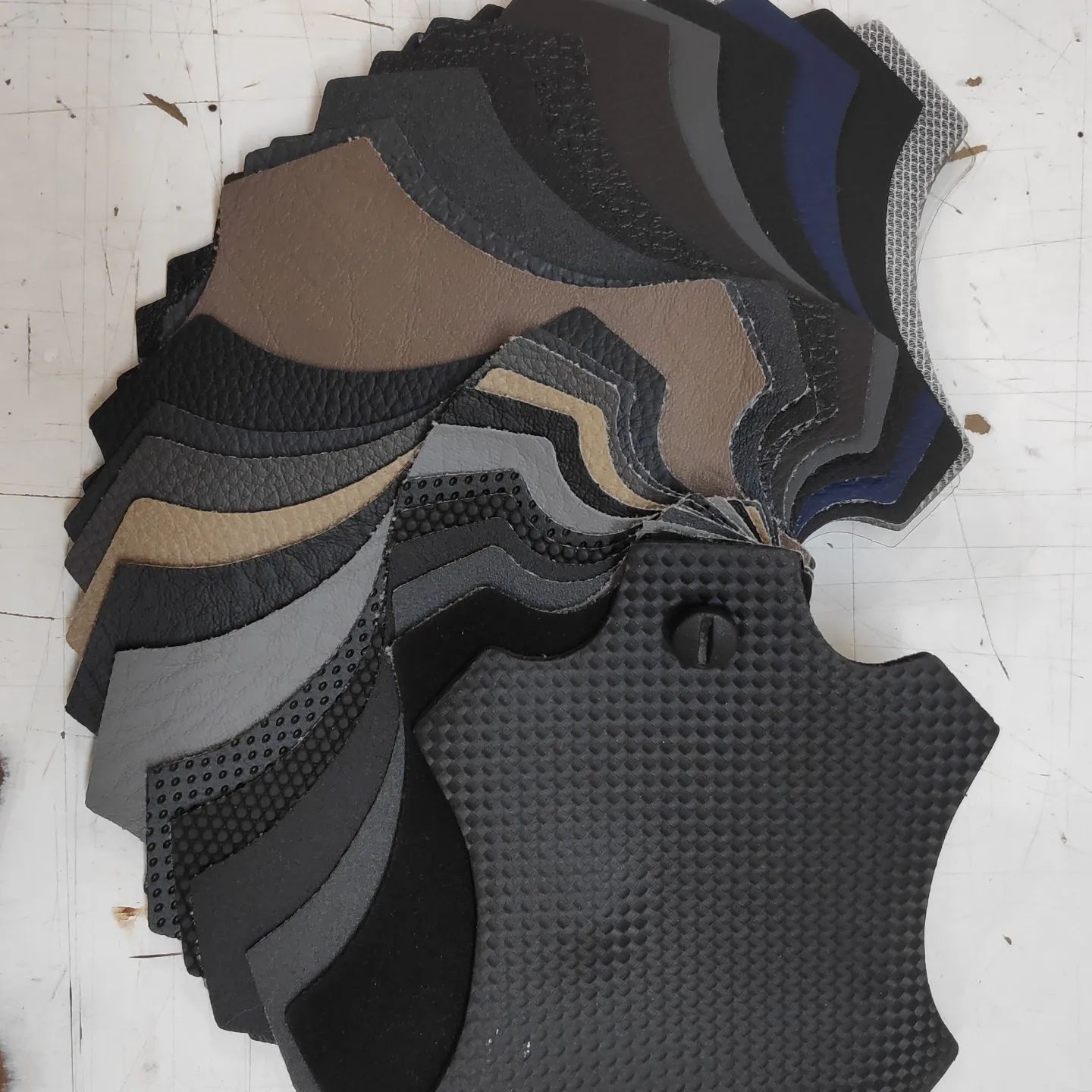 acabados piel tapizados moto y coche